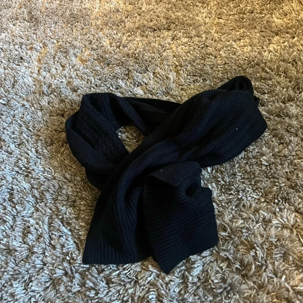 NWOT Goodfellow black oblong‎ scarf
